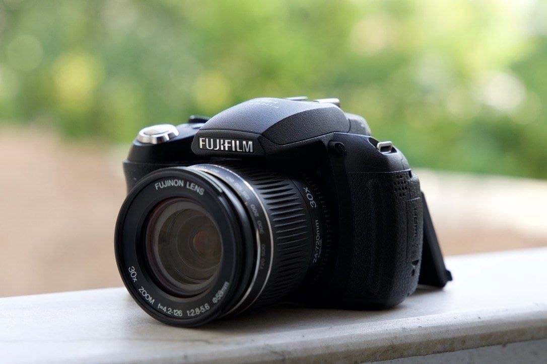 Fujifilm FinePix HS10 - Fujifilm از سیلور کم در وضعیت good