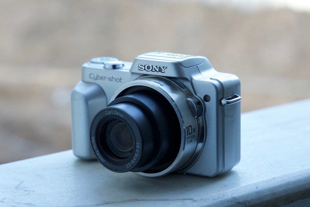 Sony Cybershot H3 - Sony camera equipment in excellent condition